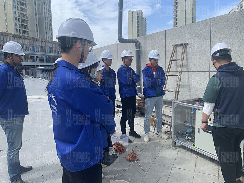 萬豪空間結(jié)構(gòu)員工到臺州大板橋ETFE氣枕天幕項目、溫州鐵定溜溜樂園ETFE天幕及PTFE景觀傘膜結(jié)構(gòu)工項目學習交流