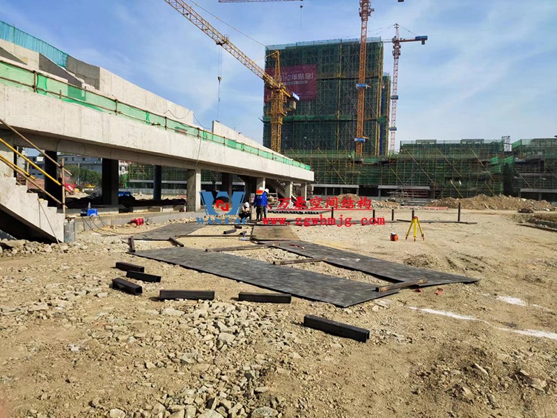 龍泉市體育場鋼膜結構工程開始施工 龍泉市體育場鋼膜結構工程開始施工