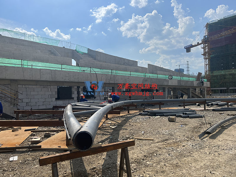 龍泉市體育場鋼膜結構工程進入鋼結構吊裝階段 龍泉市體育場鋼膜結構工程進入鋼結構吊裝階段