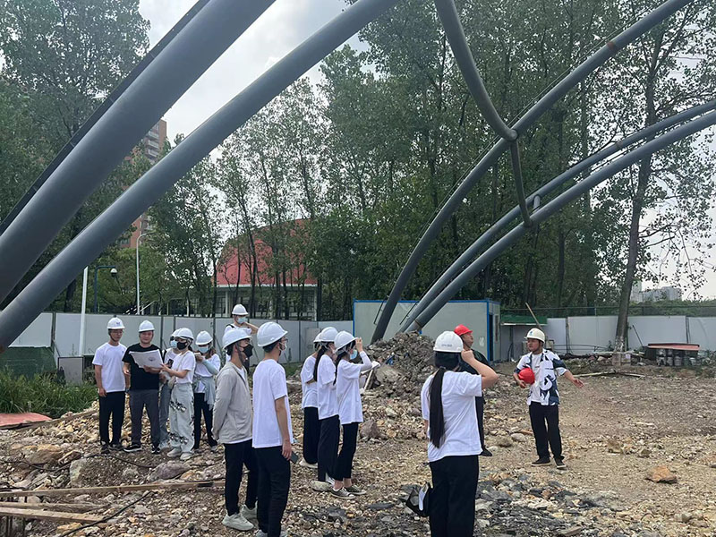 萬豪空間結構員工到寧波諾丁漢大學室外運動膜結構項目學習交流 萬豪空間結構員工到寧波諾丁漢大學室外運動膜結構項目學習交流