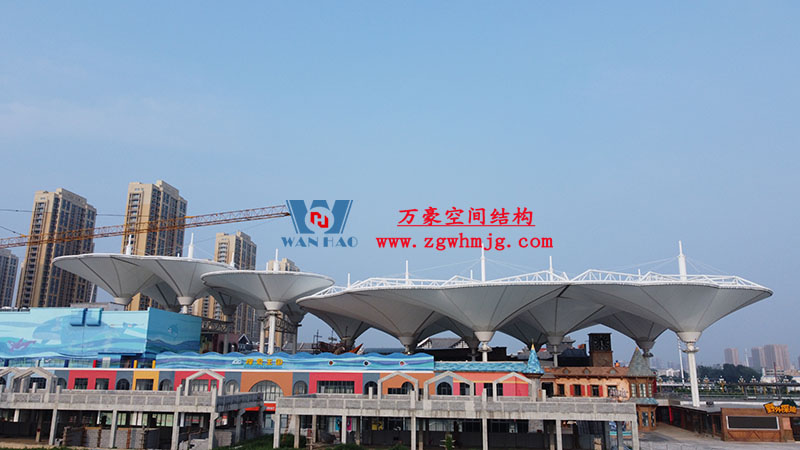 山東聊城萬達小鎮七彩祥云PTFE膜結構項目