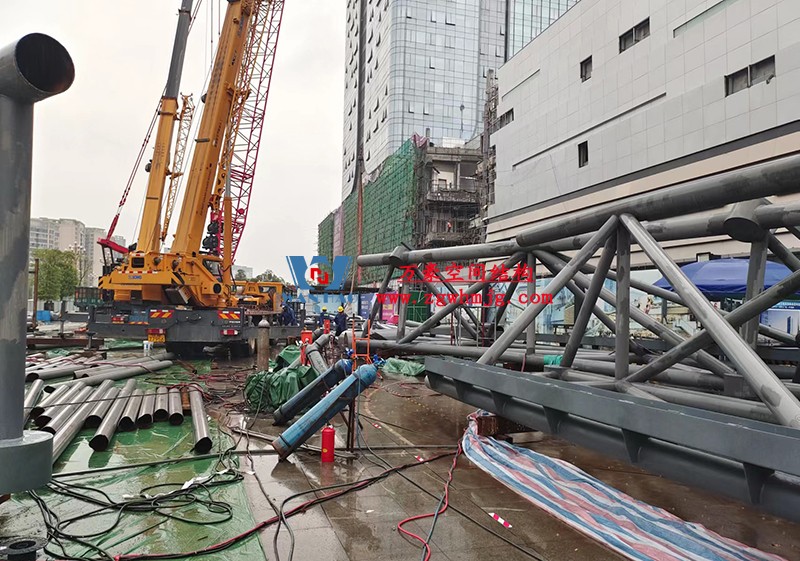 明宇廣場6號地塊商業(萬達廣場)改造項目鋼膜結構ETFE蓋頂天幕工程開始施工 明宇廣場6號地塊商業(萬達廣場)改造項目鋼膜結構ETFE蓋頂天幕工程開始施工