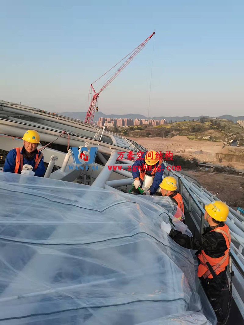 祝賀“我司重慶龍興足球場屋面及立面ETFE膜結構工程榮獲定制錦旗和表揚信” 祝賀“我司重慶龍興足球場屋面及立面ETFE膜結構工程榮獲定制錦旗和表揚信”