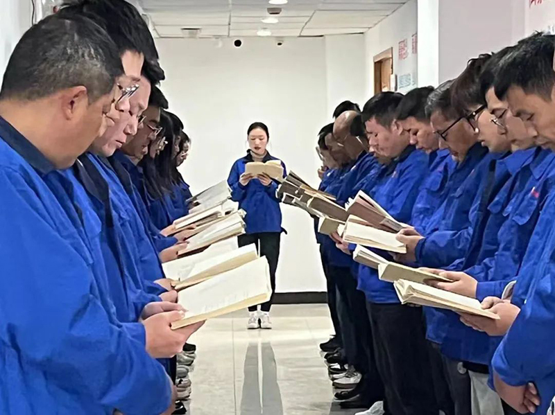 “一路堅守·心手相牽”萬豪晨會開啟一天的工作 “一路堅守·心手相牽”萬豪晨會開啟一天的工作