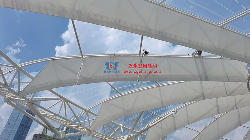 南充萬達項目ETFE膜結構蓋頂天幕工程最新施工進度 南充萬達項目ETFE膜結構蓋頂天幕工程最新施工進度
