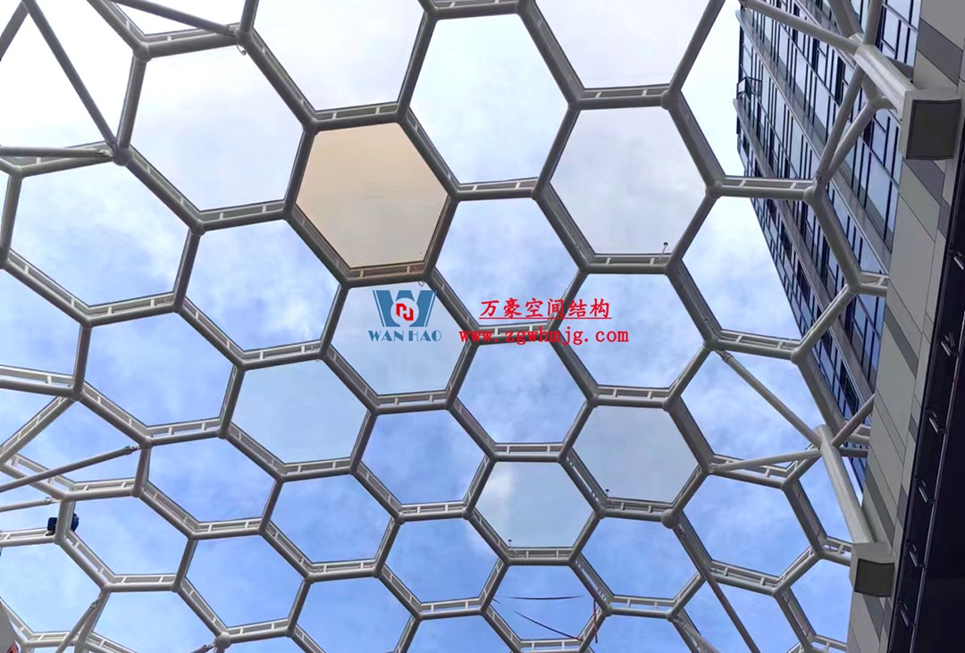 已完工，這個ETFE氣枕商業天幕閃亮登場！